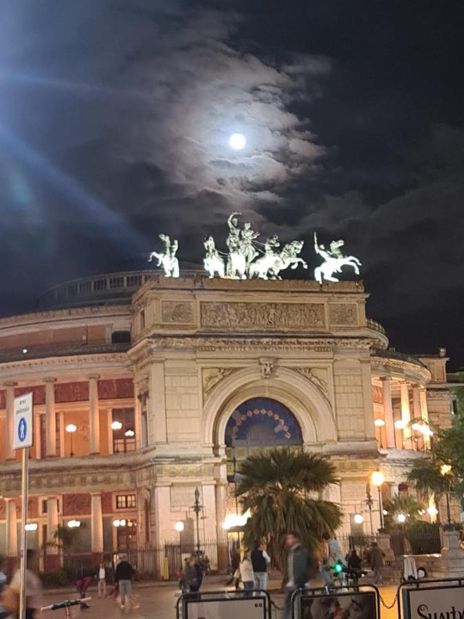 I Salotti Del Principe Apartment Palermo Luaran gambar